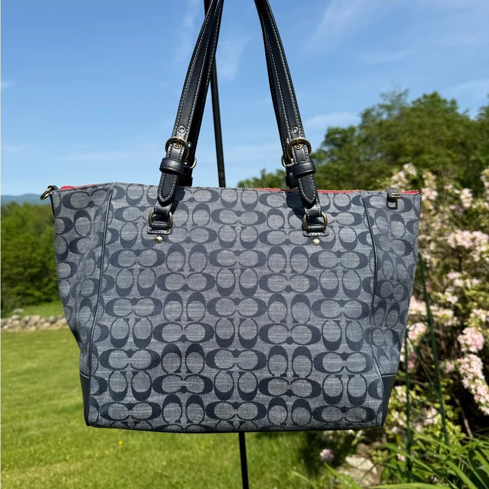 Coach Cleo Carryall Chambray - Picture 2 of 13